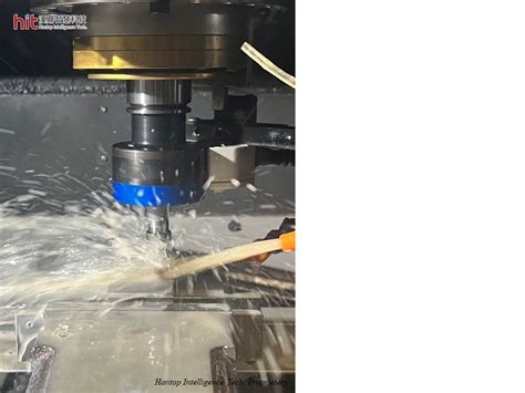 精密模具 SKD11工具鋼 : 平面底銑加工 .